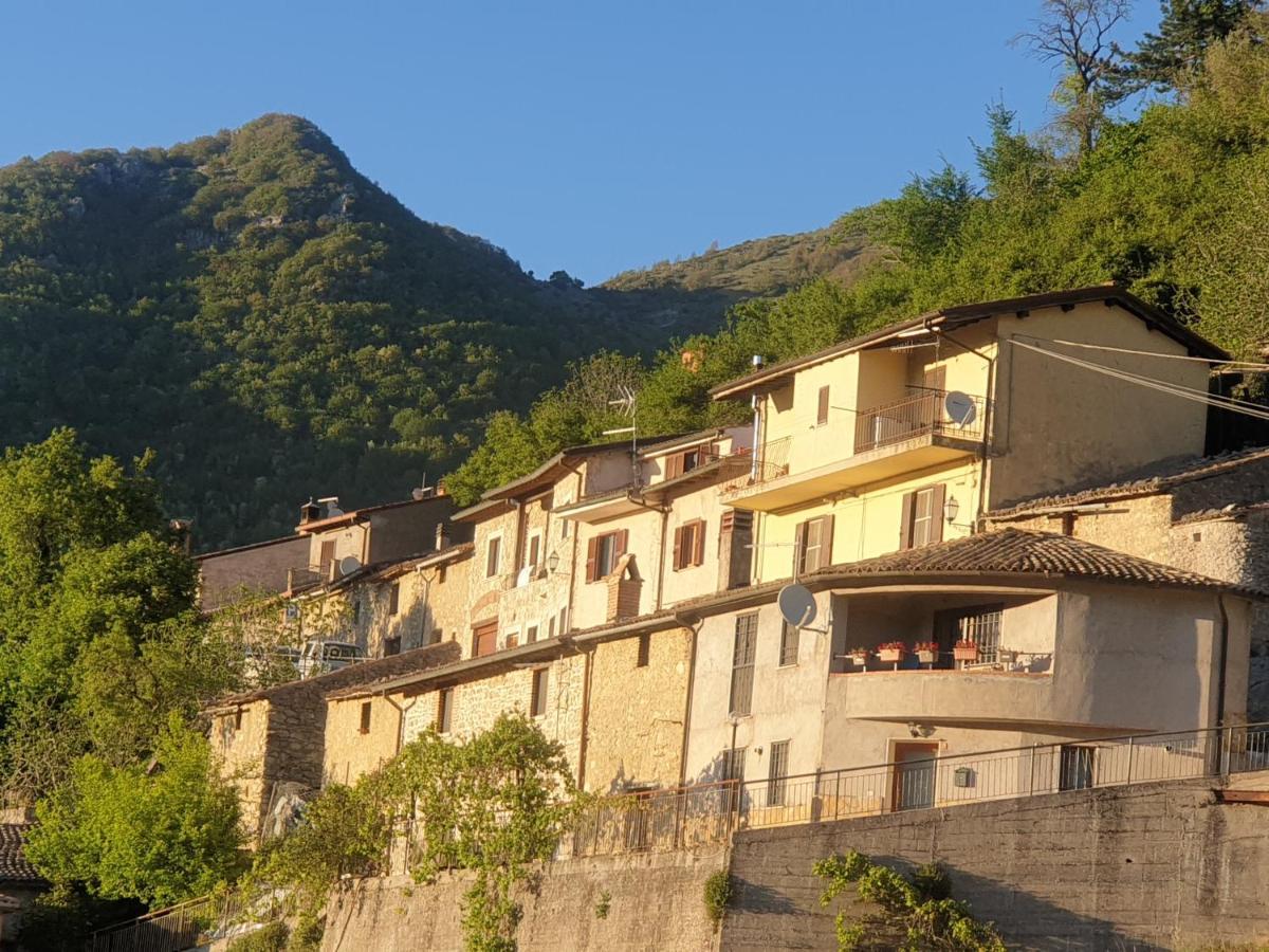 La Casa Sul Fiordo Lago Del Turano Paganico Sabino Kültér fotó